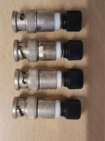 BNC Socket<br>to binding post 50ohm