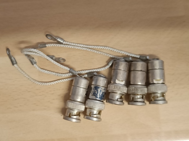BNC+terminator_plug_93ohm=0054.jpg