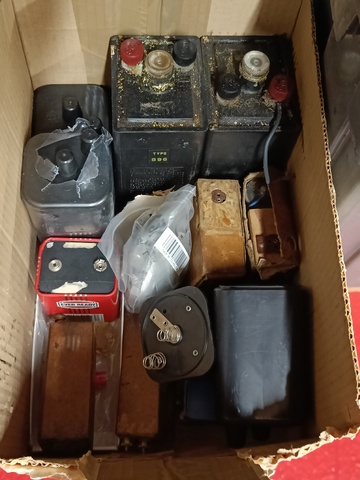 Battery_Box_of_old_Batteries=0713.jpg