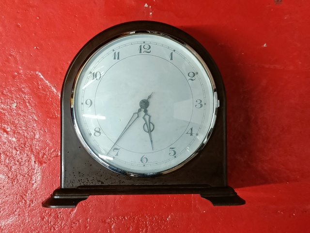 Clock<br>Bakelite