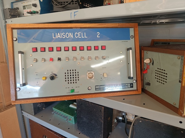 Intercom<br>Unit with 2 Slaves