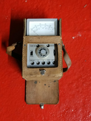 Multimeter_in_leather_case=0734.jpg