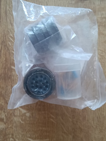 Amphenol_19way_socket_sealed=0284.jpg