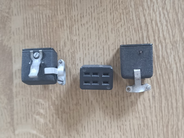 Mini+Jones_6way_socket_inline=0274.jpg