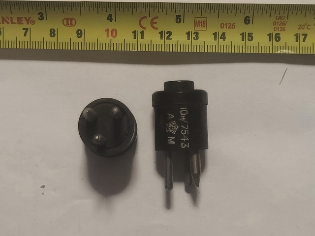 Plug<br>3pin 10H/7543